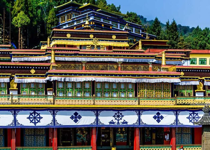 Kalimpong Gangtok Lachung Pelling Darjeeling Tour Package
